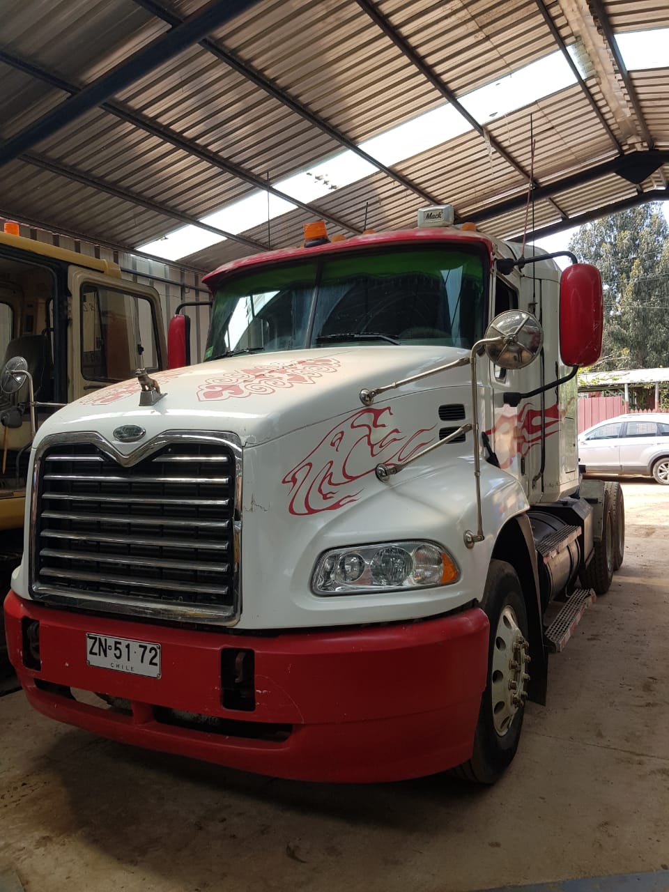Tracto Camión Mack Image